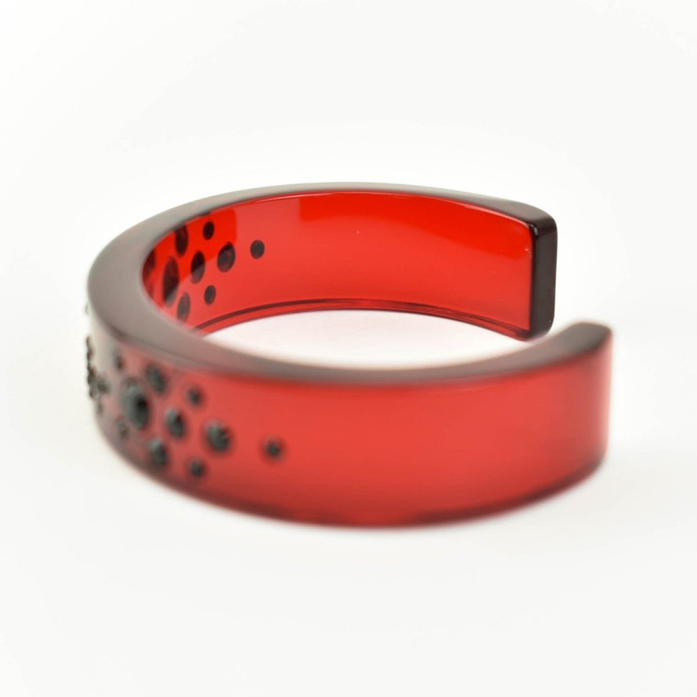 DIOR: Red & Black Austrian Crystals Logo Cuff (ow) - Picture 5 of 6